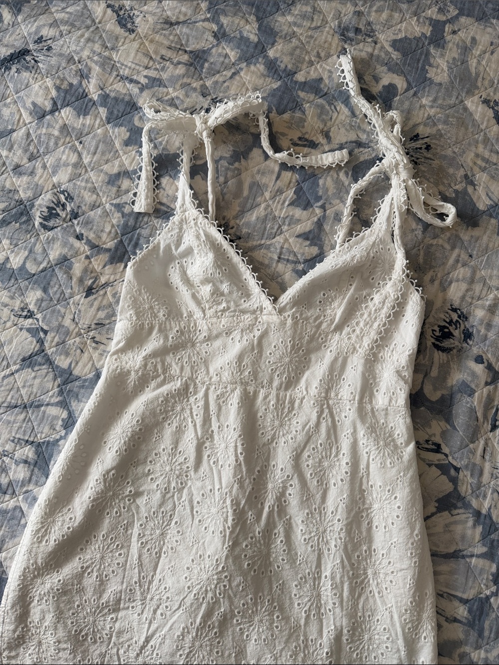H&M BRODERIE ANGLAISE TIE-STRAP DRESS
